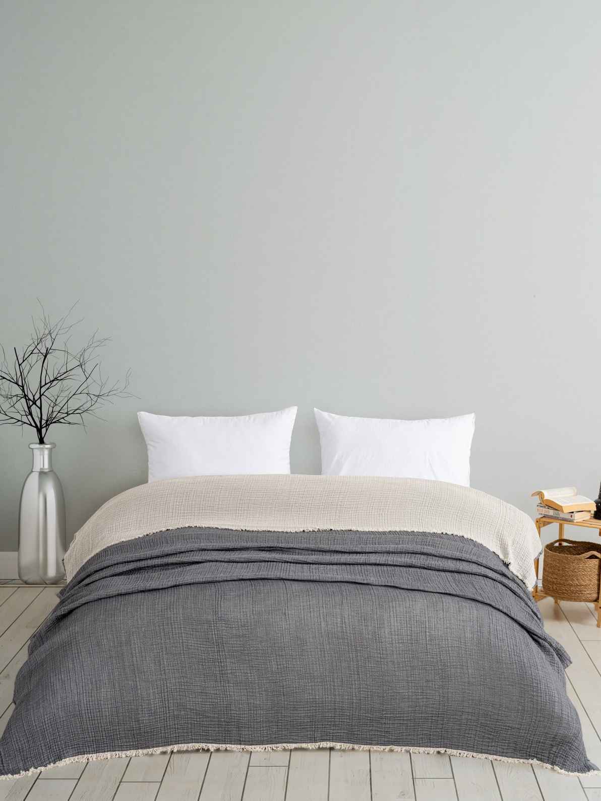 Queen 4-Layer Turkish Muslin Cotton Blanket, 95 x 95 Inch – view 4