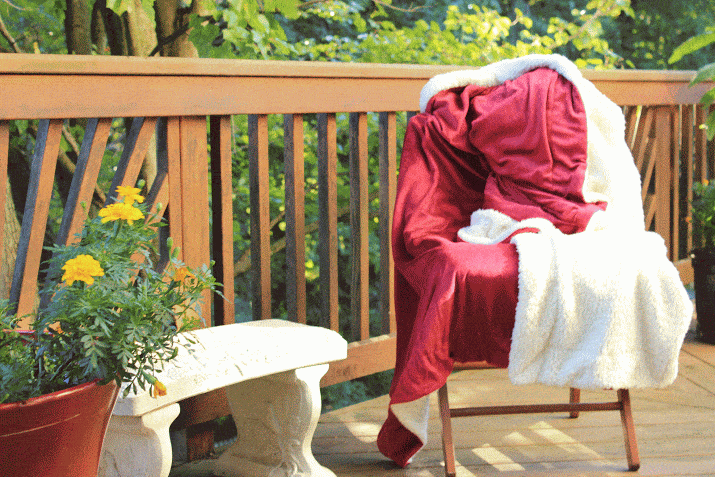 Soft Red Microfleece and Sherpa Throw Blanket – view 8