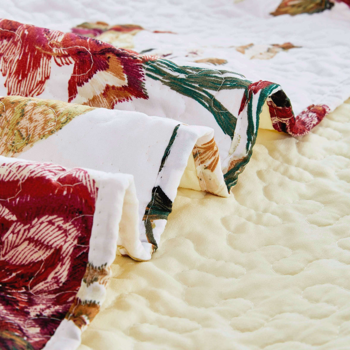 Vintage Rose Garden Hummingbirds Burgundy and White Floral Quilt Set – view 4