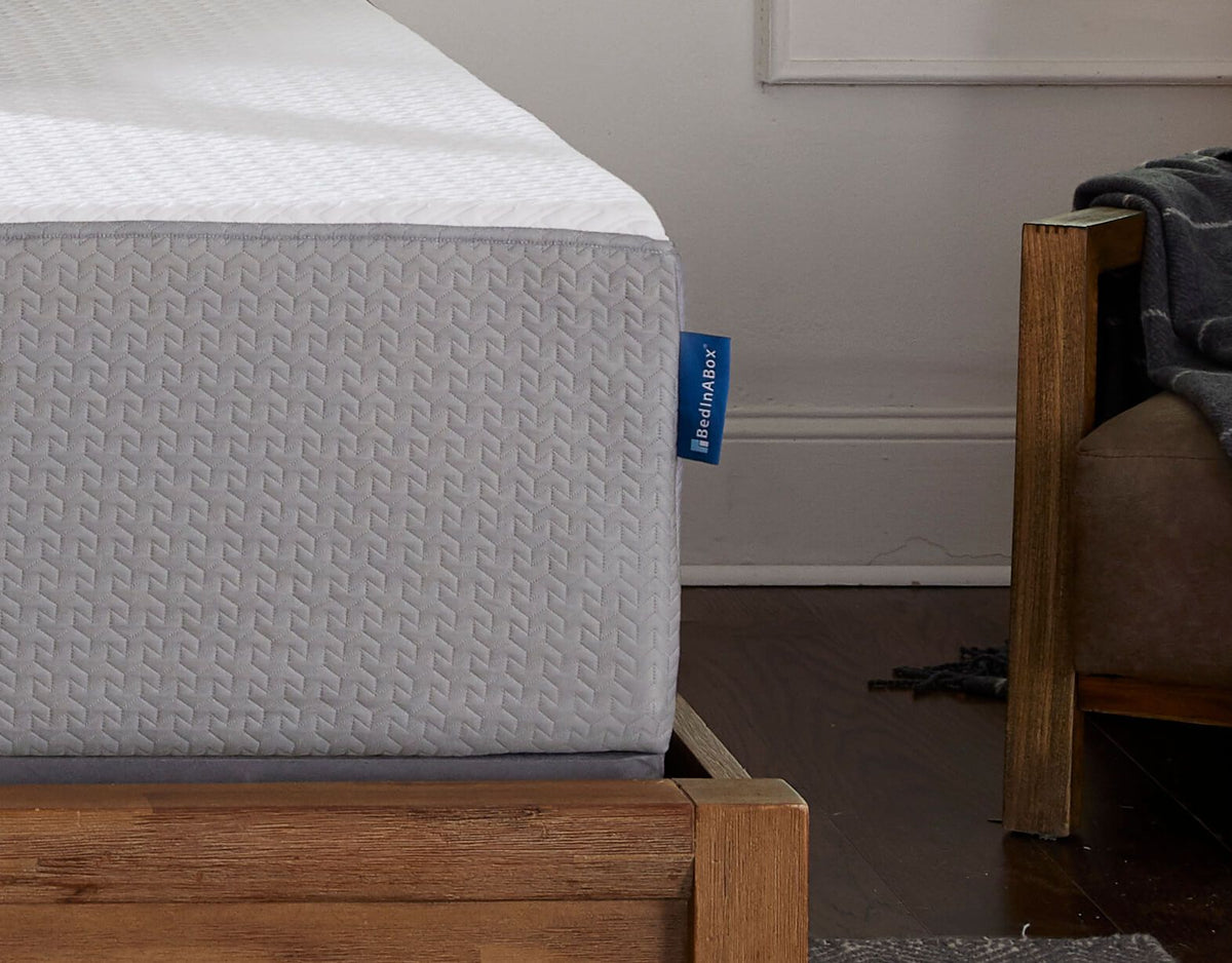 Dual Hybrid 13-Inch Medium-Firm Coil and Foam Twin Mattress – view 4