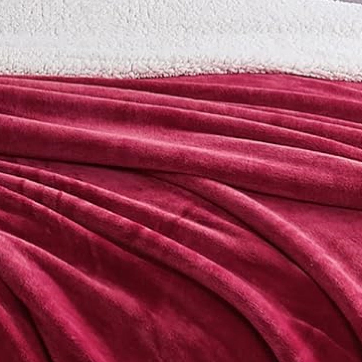 Soft Red Microfleece and Sherpa Throw Blanket – view 4