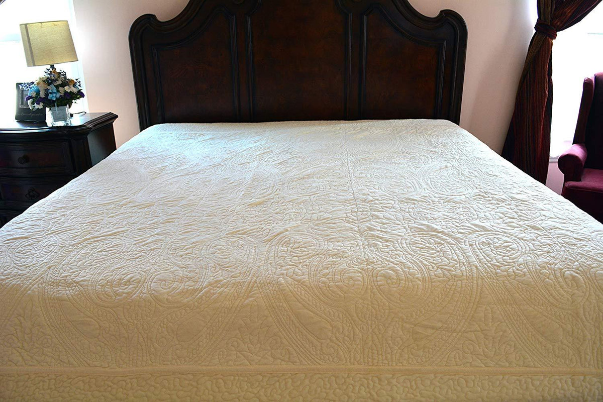 Cream Micro Fleece Scalloped Quilted Bedspread Set – view 4