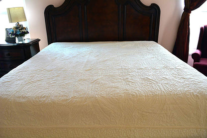 Cream Micro Fleece Scalloped Quilted Bedspread Set – view 4