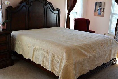 Cream Micro Fleece Quilted Bedspread Set with Scalloped Coral Reef Pattern – view 4