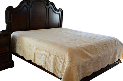 Cream Micro Fleece Quilted Bedspread Set with Scalloped Coral Reef