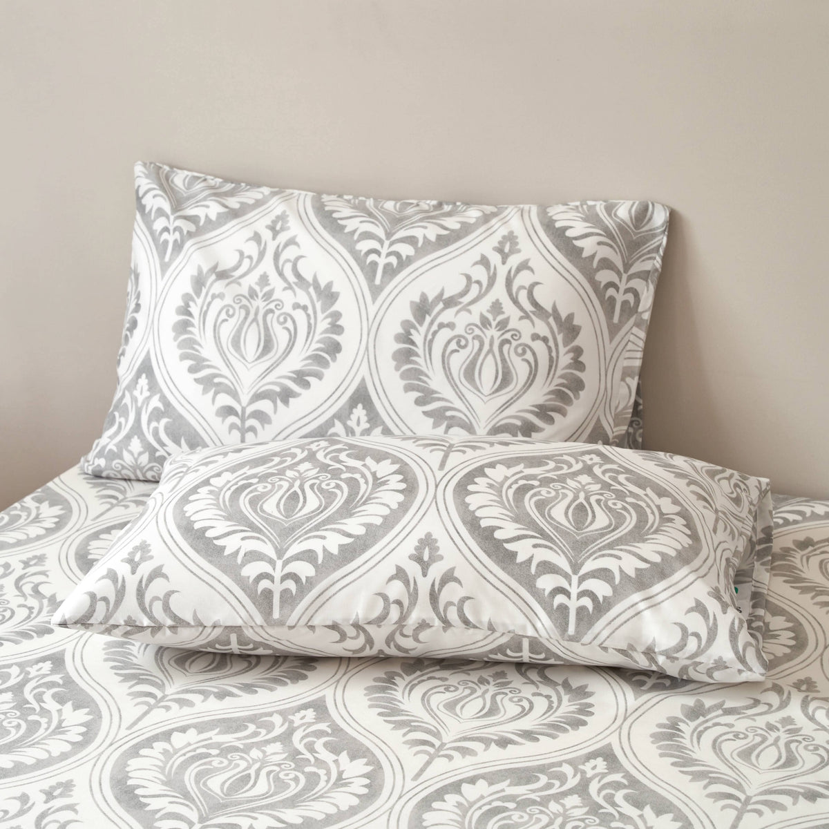 Dreamy Moon Sky Ogee Damask Gray and White Bed Sheet Set – view 7