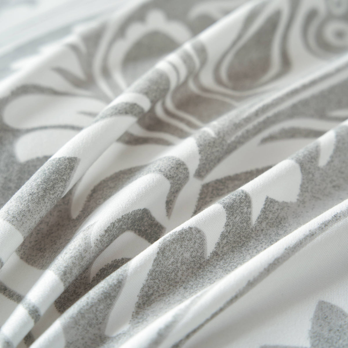 Dreamy Moon Sky Ogee Damask Reversible Duvet Cover in Gray and White – view 8