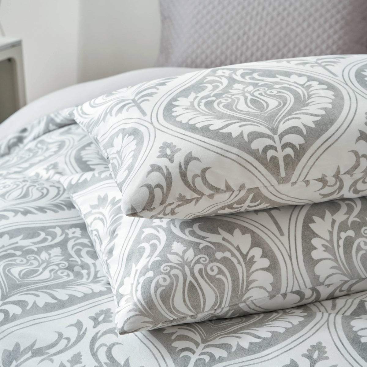 Dreamy Moon Sky Ogee Damask Reversible Duvet Cover in Gray and White – view 6