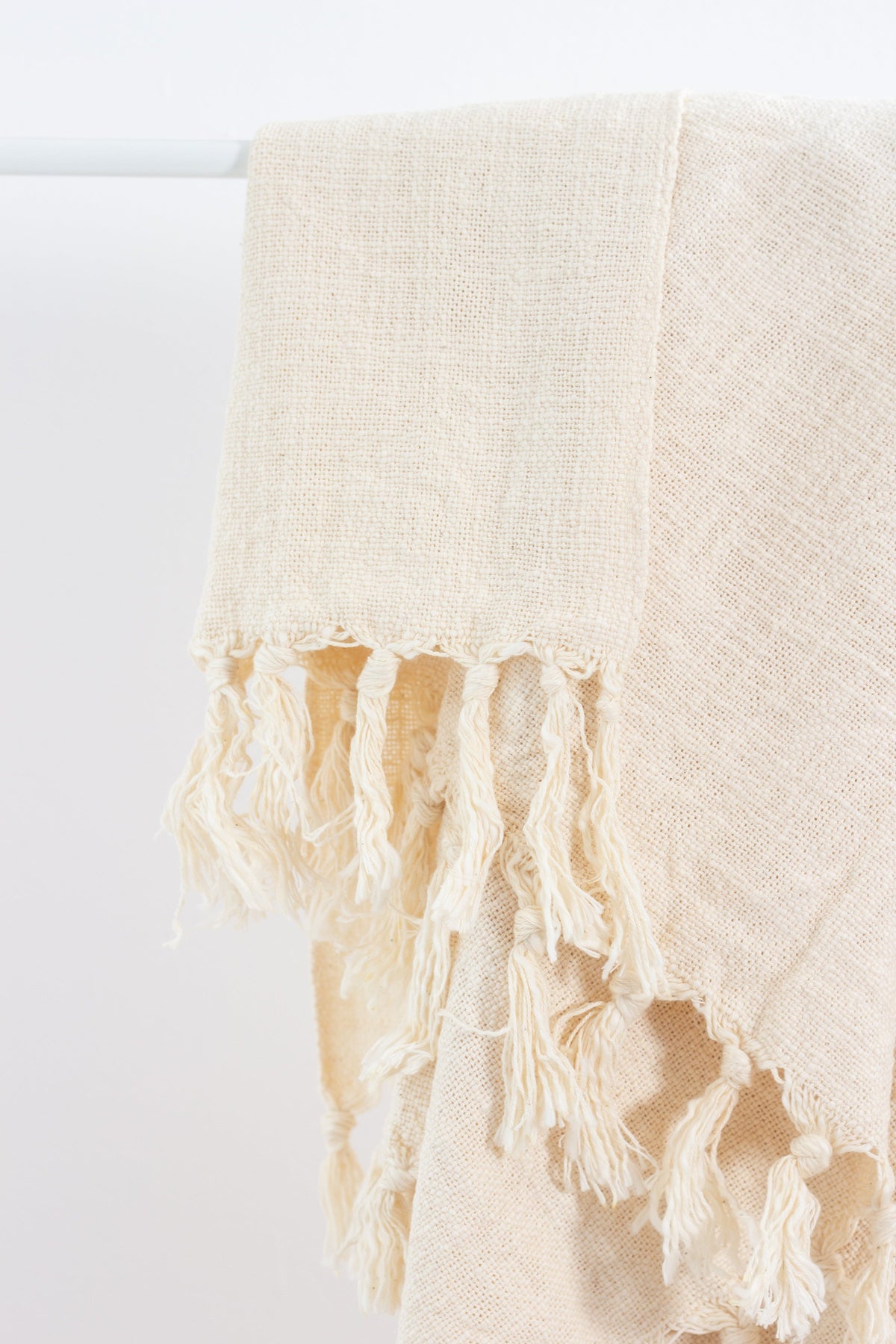 Pamuk Hand Woven Cotton Linen Bath Towel, 37 x 73 Inch, Made in Turkey – view 2