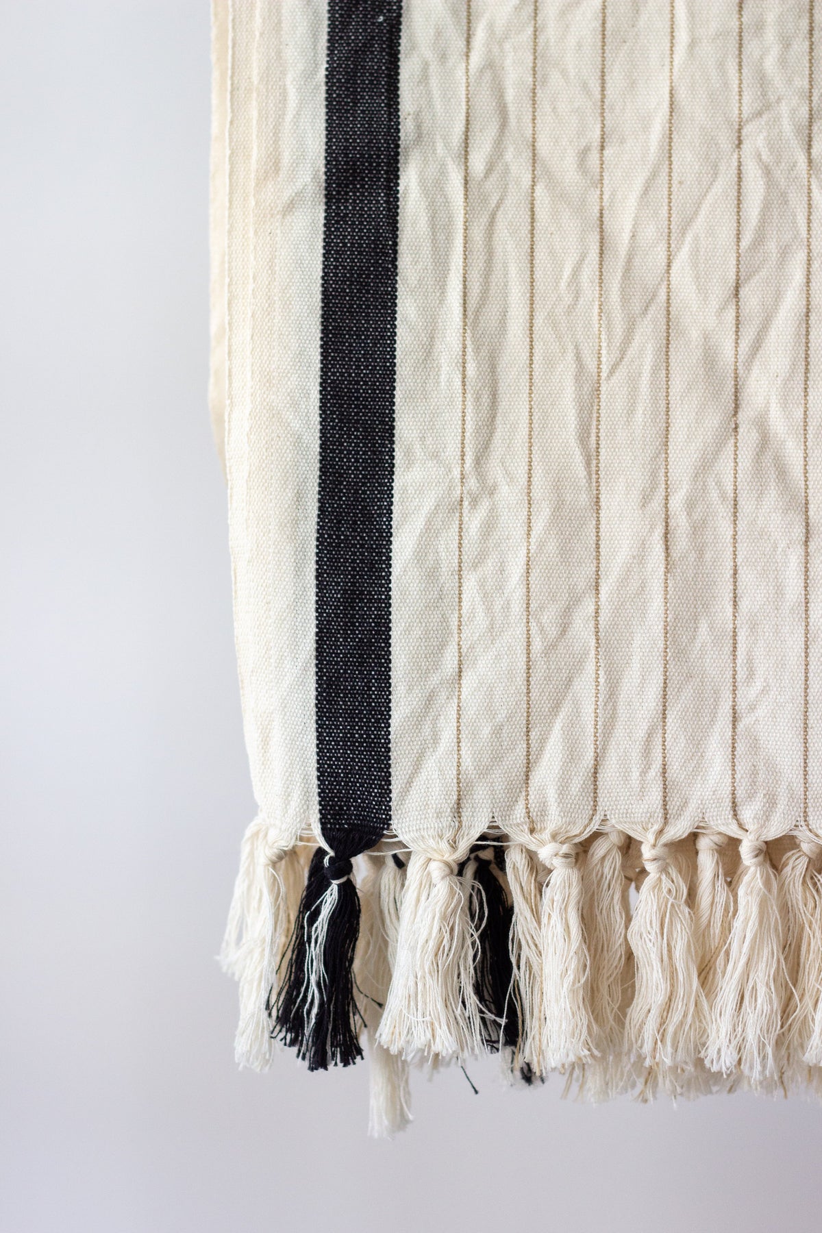 Drama Cotton Linen Turkish Towel, 37 x 73 Inch Pinstripe Bath Towel – view 4
