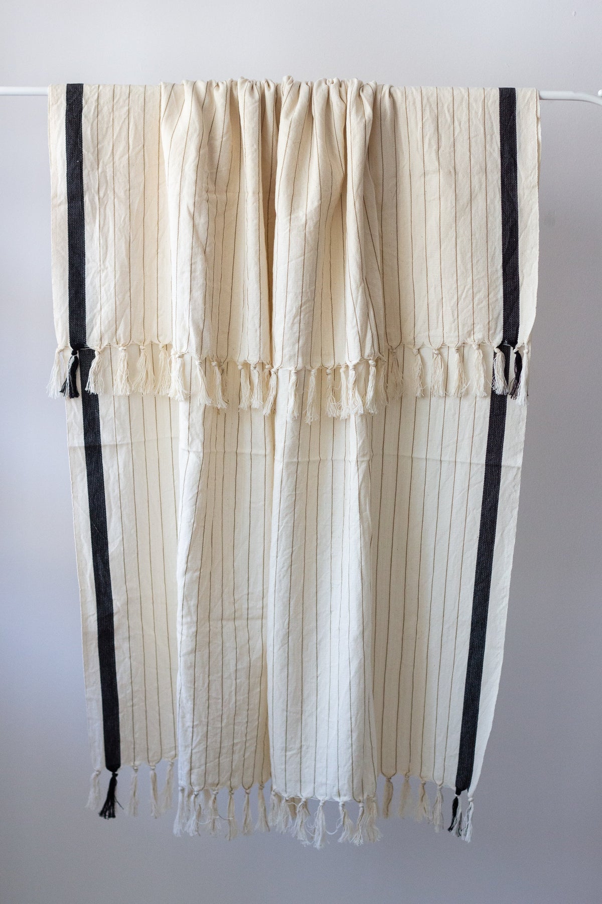 Drama Cotton Linen Turkish Towel, 37 x 73 Inch Pinstripe Bath Towel – view 5