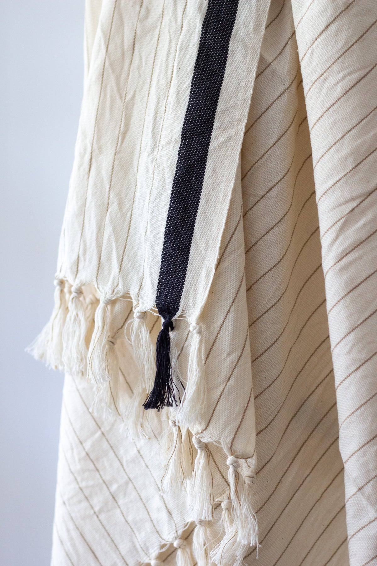 Drama Cotton Linen Turkish Towel, 37 x 73 Inch Pinstripe Bath Towel – view 3