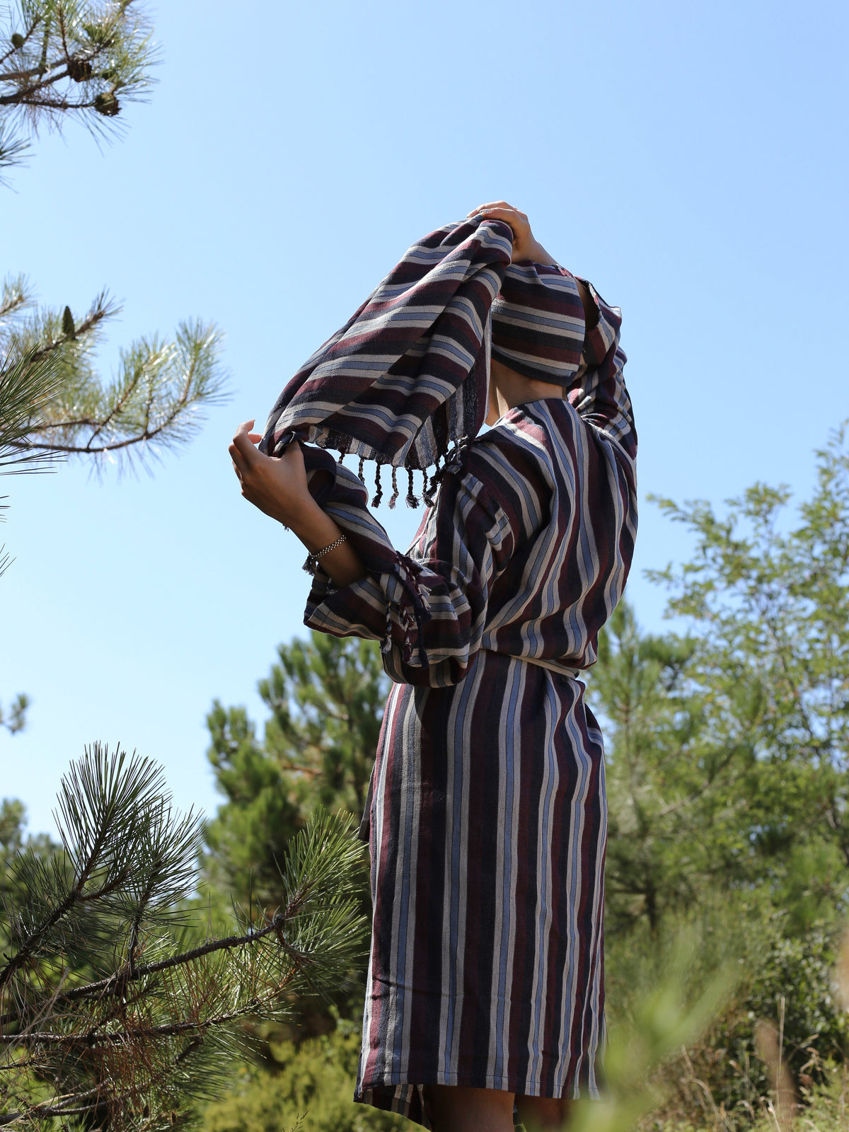 Kariye Ivory 100% Linen Robe with Pockets and Belt – view 2