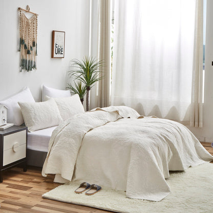 Vanilla Cream Ivory Paisley Damask Matelassé Cotton Quilt Set – view 3