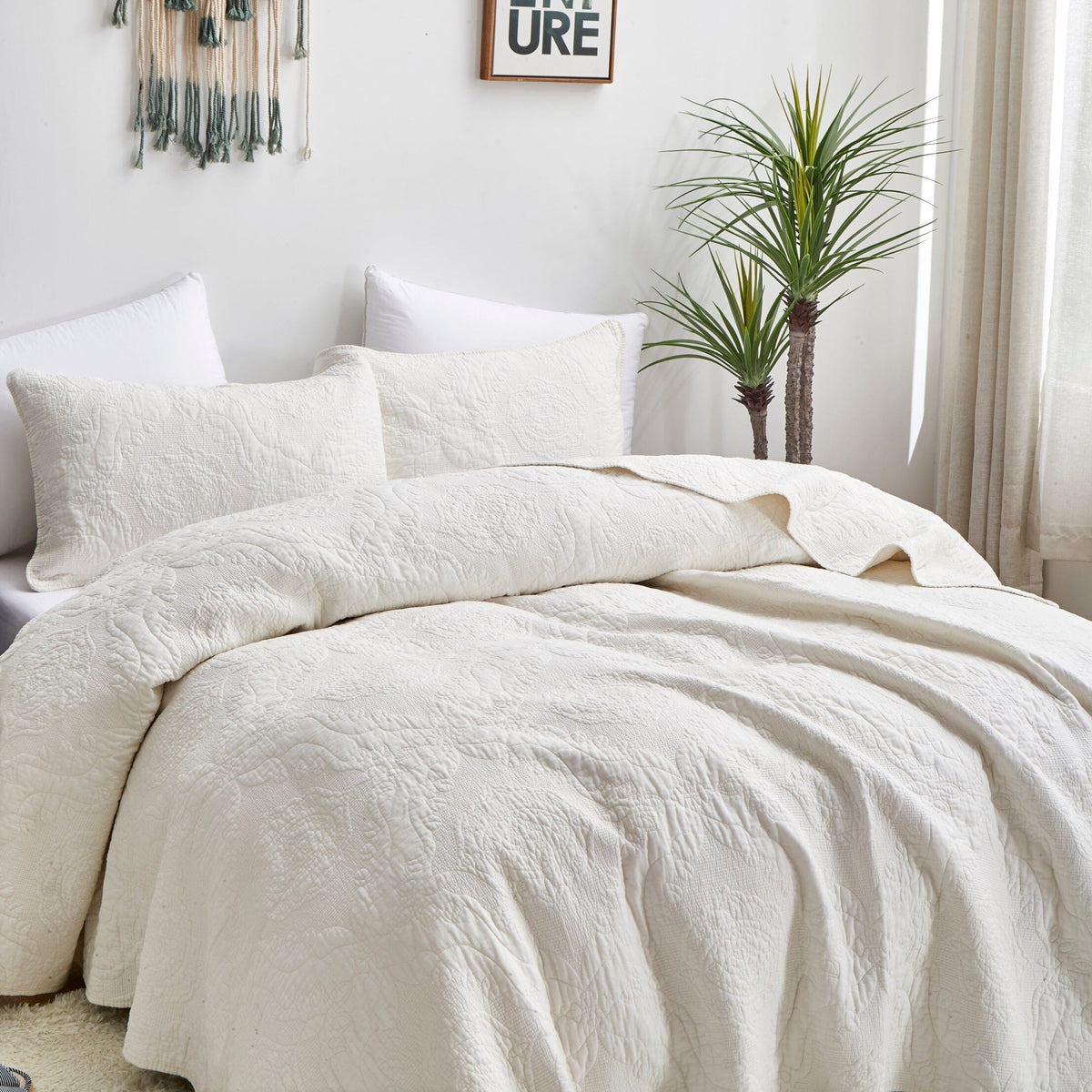 Vanilla Cream Ivory Paisley Damask Matelassé Cotton Quilt Set – view 2