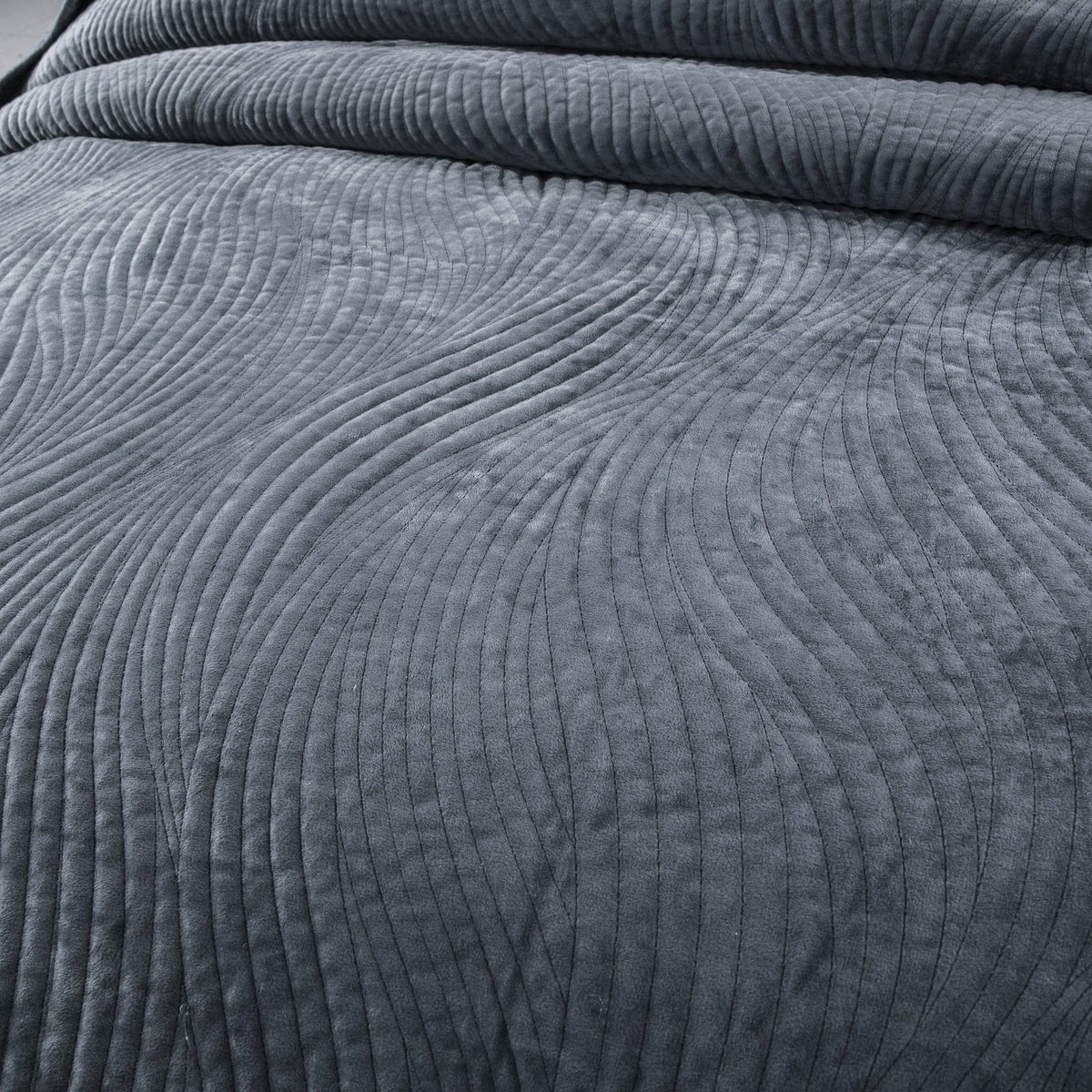Steel Navy Blue Velvet Quilt Set with Plush Wave Stitching – view 4