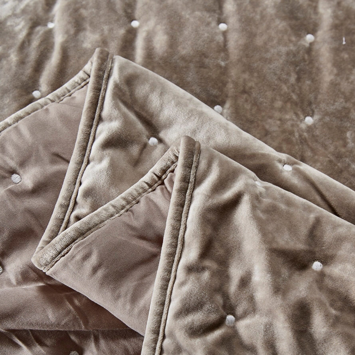 Sand Taupe Beige Tufted Velvet Quilt Set – Plush Dreams – view 3