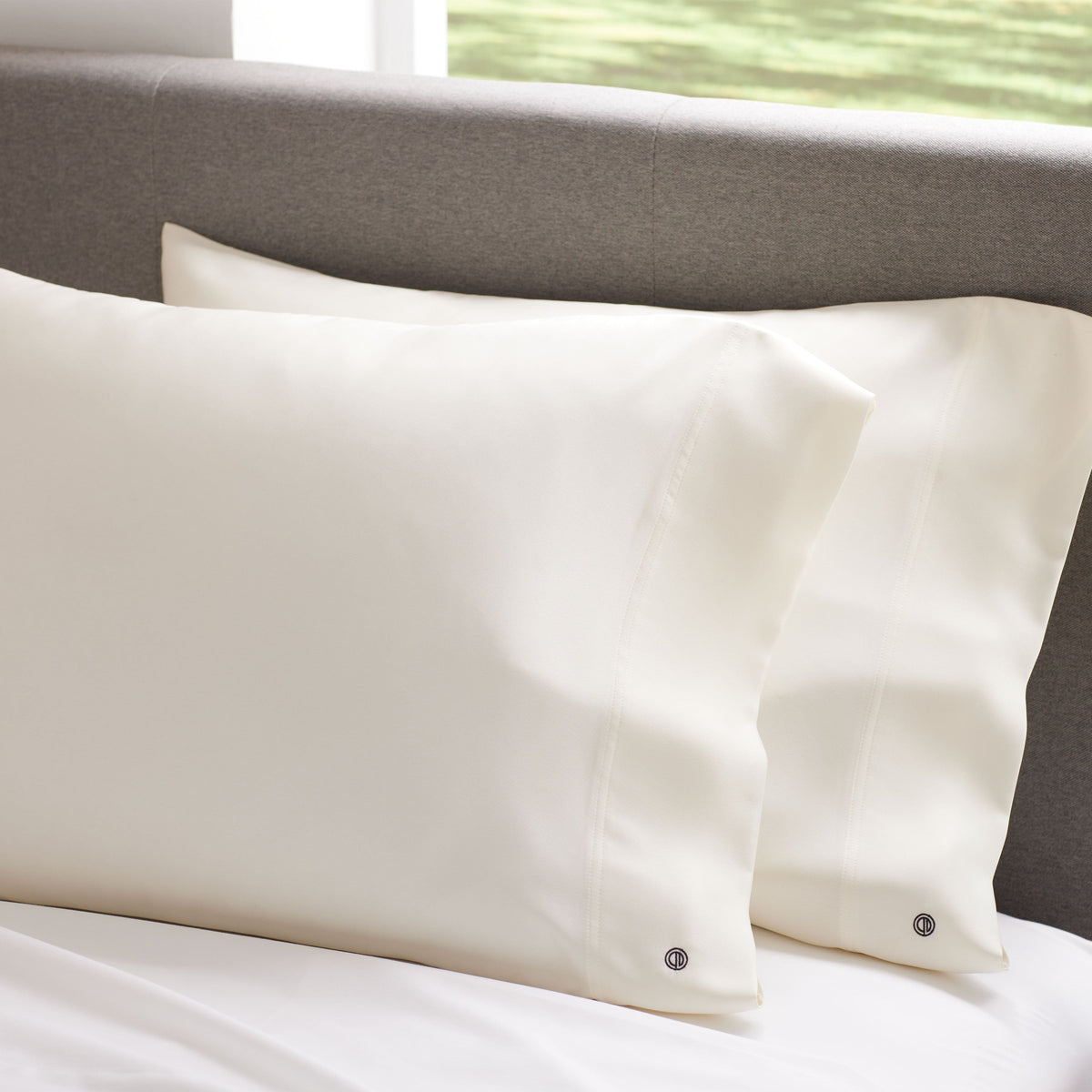 Satin Pillowcase Set of 2 with Matching Zippered Travel Bag – view 2
