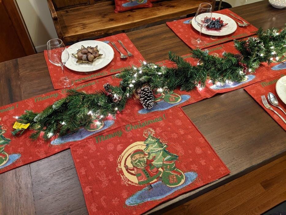 Santa Claus Holiday Table Linen and Pillow Cover Set, 8-Piece – view 2