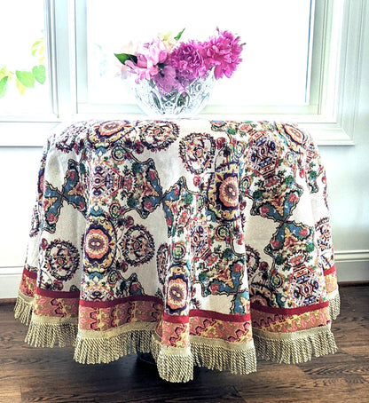 Elegant Ivory Ornate Paisley Woven Tapestry Tablecloth – view 3