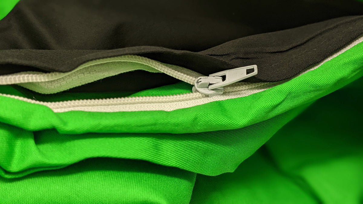 100% Cotton Reversible Duvet Cover Set in Lime Green and Black – view 3