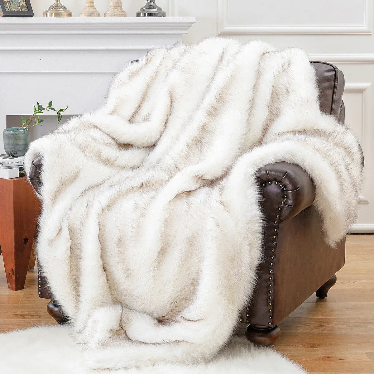 Plush Acrylic and Polyester Faux Fur Throw Blanket – view 2