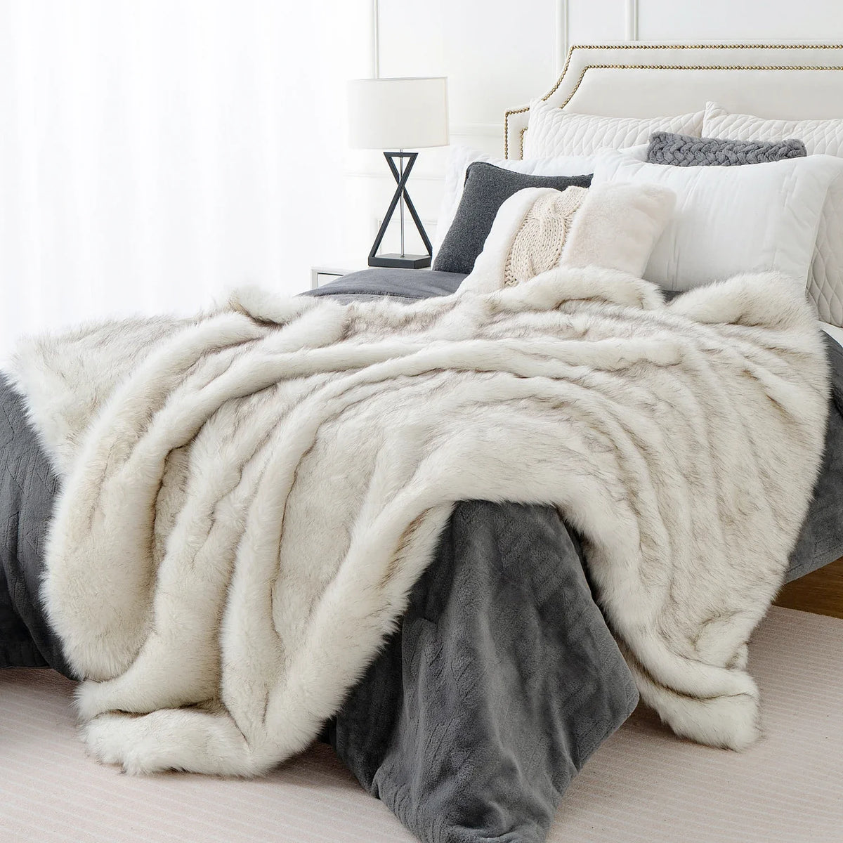 Plush Acrylic and Polyester Faux Fur Throw Blanket – view 4