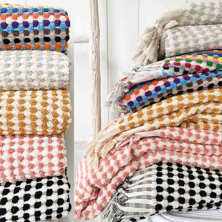 Pom Pom Organic Turkish Cotton Bath Towel, Oversized 550 GSM Jacquard – view 6