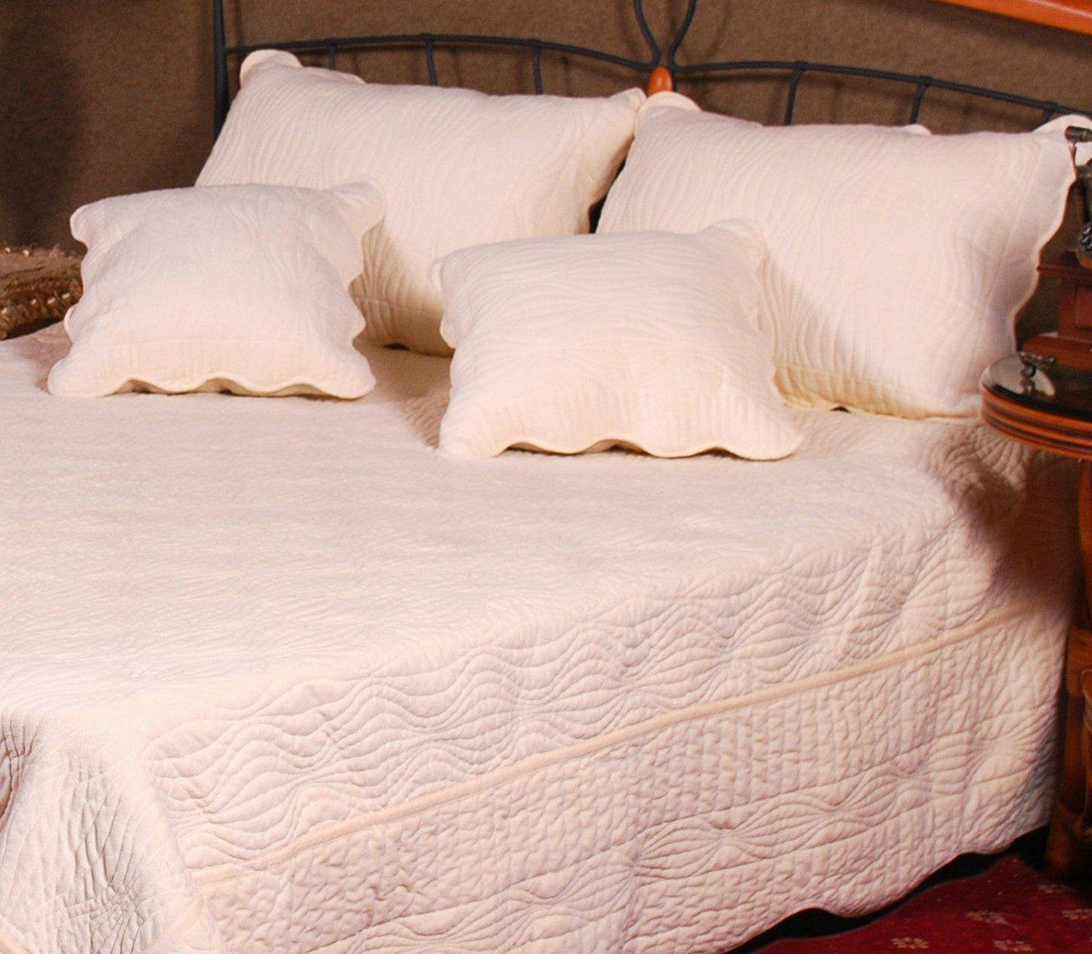 Cream Micro Fleece Scalloped Quilted Bedspread Set – view 5