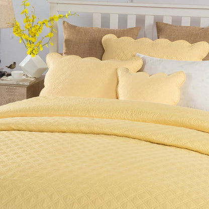 Buttercup Puffs Yellow Diamond Matelasse Scalloped Quilt Set – view 2