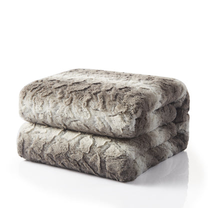 Silver Snow Giraffe Embossed Faux Fur and Sherpa Throw Blanket – view 2