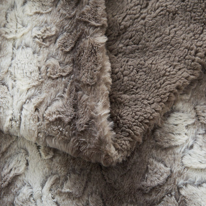 Silver Snow Giraffe Embossed Faux Fur and Sherpa Throw Blanket – view 8