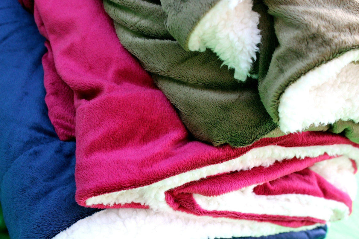 Evergreen Green Micro Fleece and Sherpa Throw Blanket – view 8