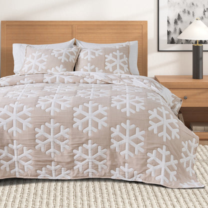 Reversible Matelassé Snowflake Quilt Set – Nino Collection – view 19