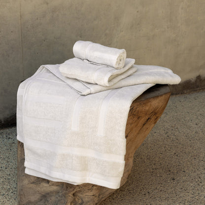 Sorrel Australian Cotton Towels, Plush 600 GSM with Geometric Accents – view 10