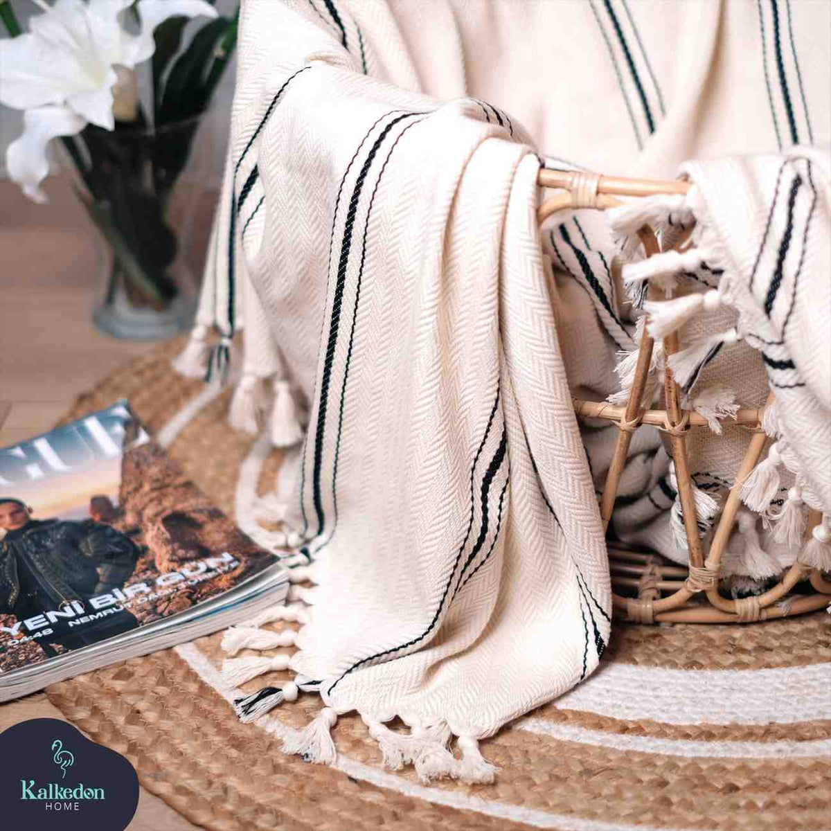Handwoven Turkish Muslin Cotton 4-Layer Throw Blanket, Queen Size – view 3