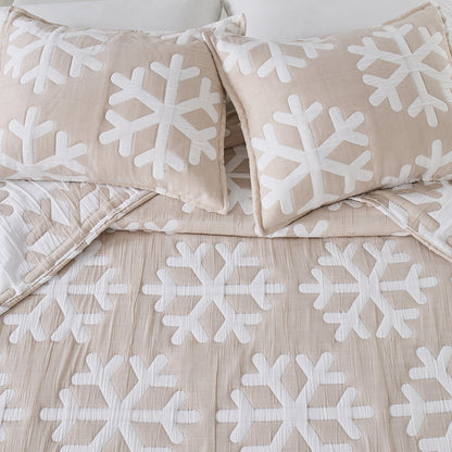 Reversible Matelassé Snowflake Quilt Set – Nino Collection – view 20