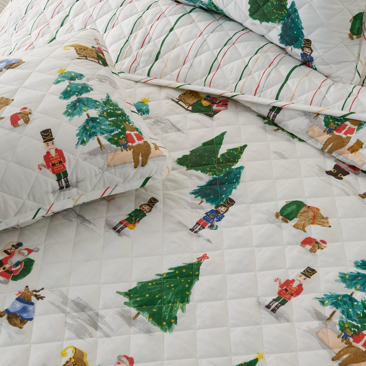 Watercolor Santa and Friends Christmas Quilt Set – Mittens Collection – view 4