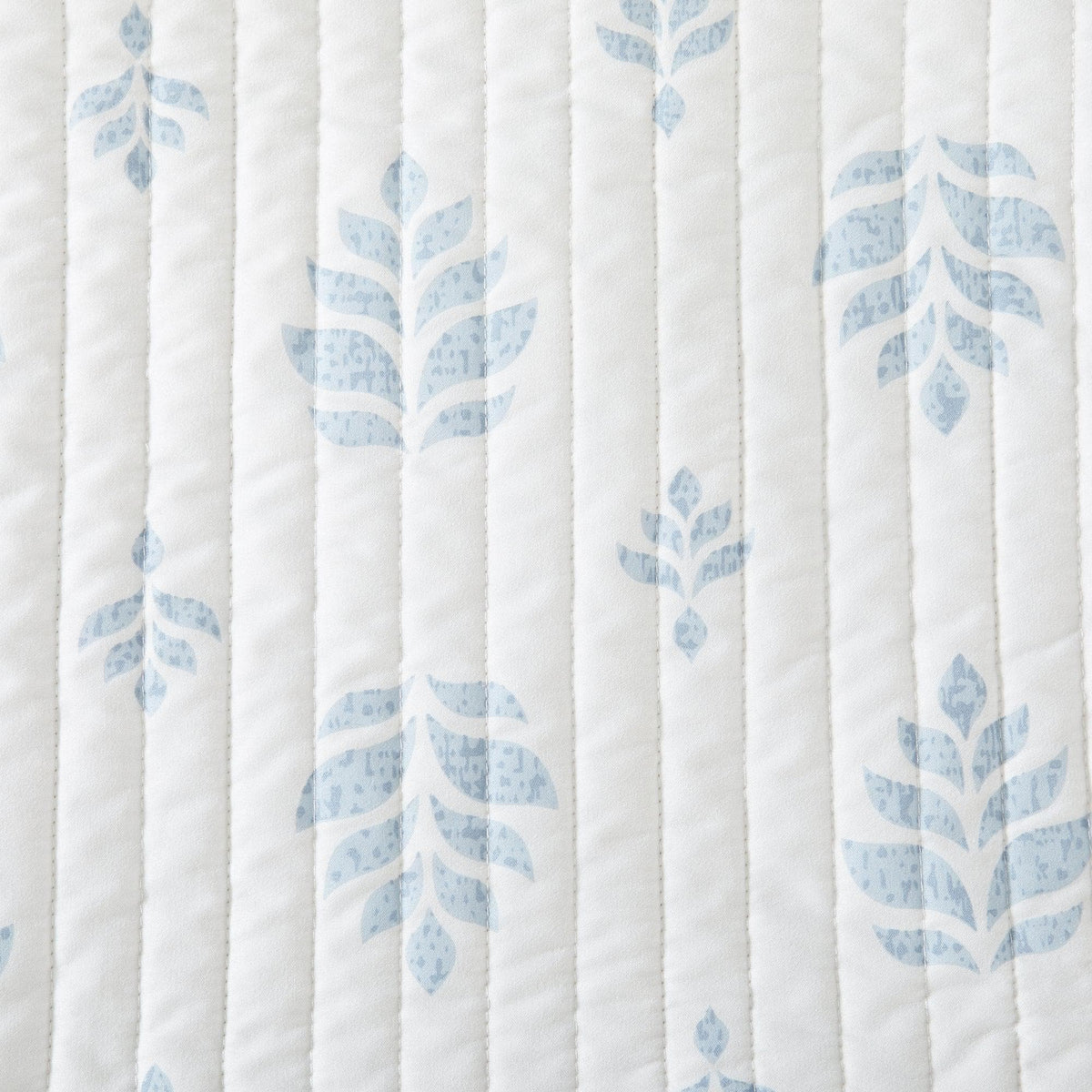 French Floral Lightweight Quilt Set – Colette Collection – view 9