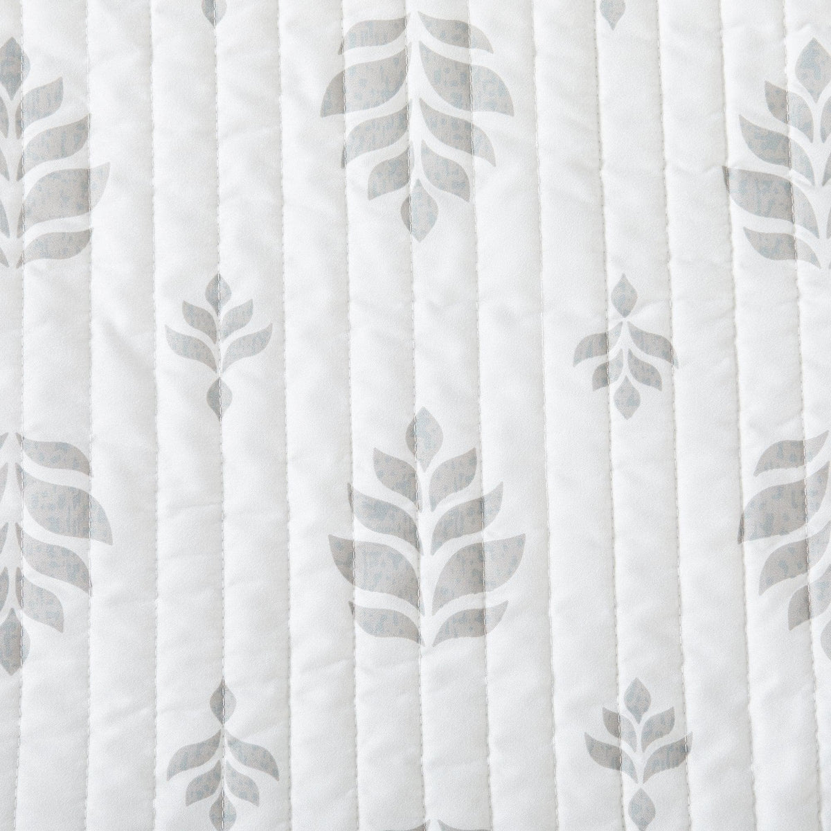 French Floral Lightweight Quilt Set – Colette Collection – view 3