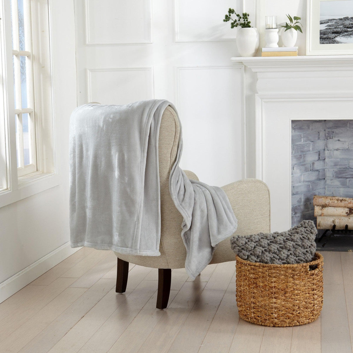 Avianna Collection Velvet Plush Bed Blanket in Twin to King and Throw – view 26