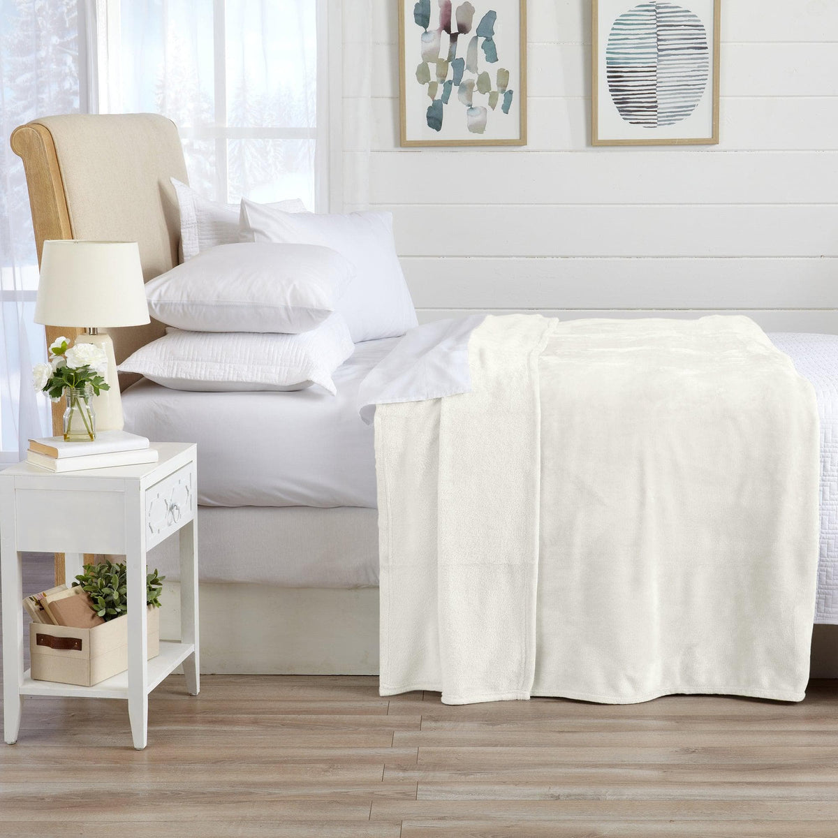 Avianna Collection Velvet Plush Bed Blanket in Twin to King and Throw – view 33