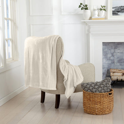 Avianna Collection Velvet Plush Bed Blanket in Twin to King and Throw – view 20