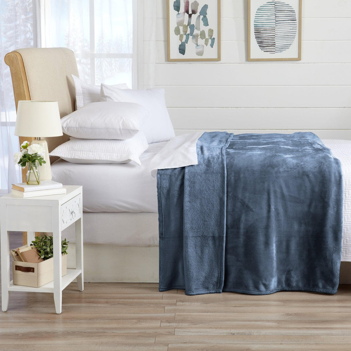 Avianna Collection Velvet Plush Bed Blanket in Twin to King and Throw – view 9