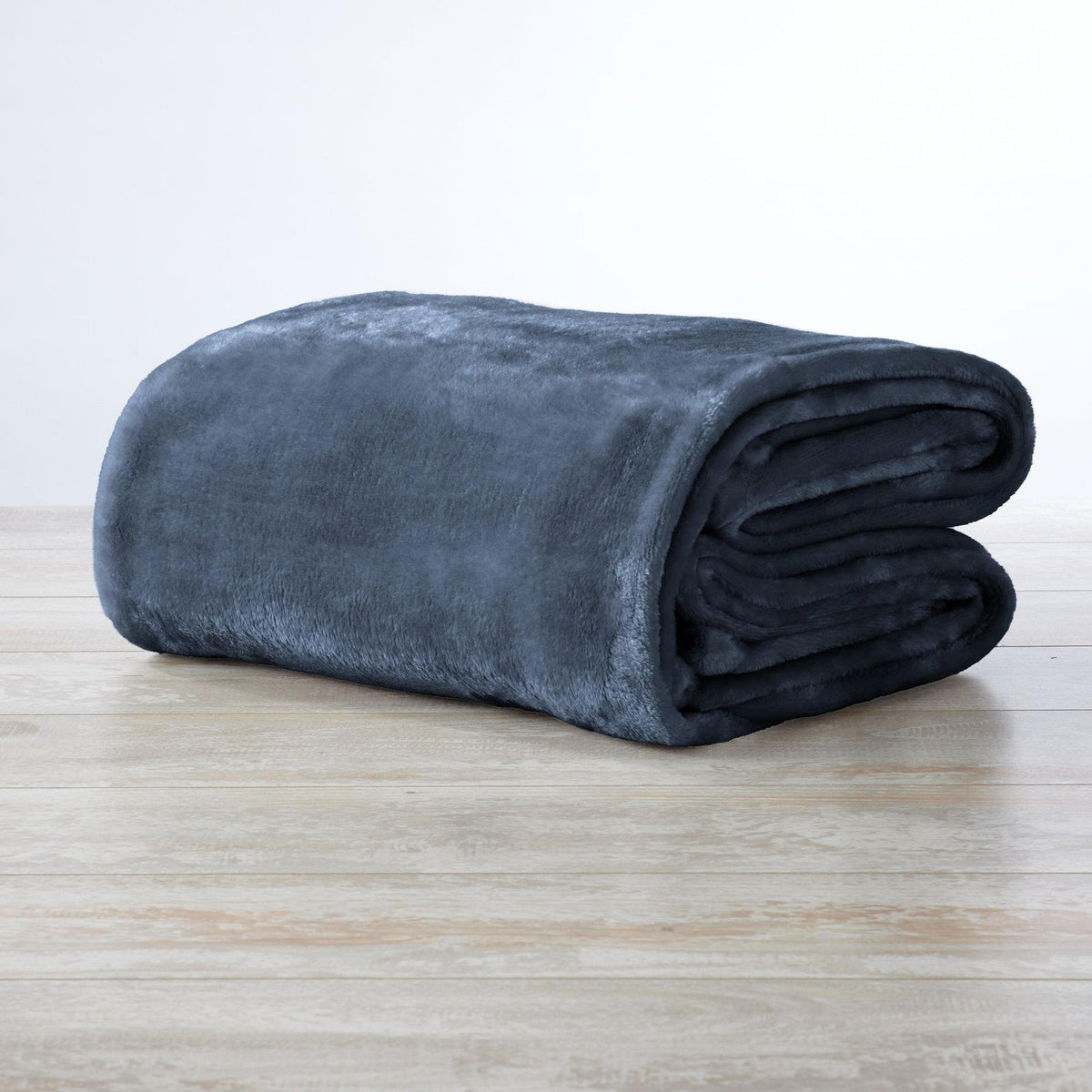 Avianna Collection Velvet Plush Bed Blanket in Twin to King and Throw – view 12