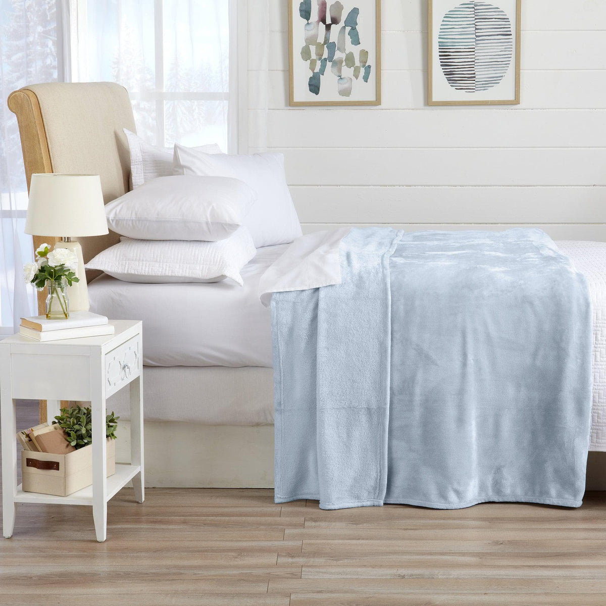 Avianna Collection Velvet Plush Bed Blanket in Twin to King and Throw – view 3