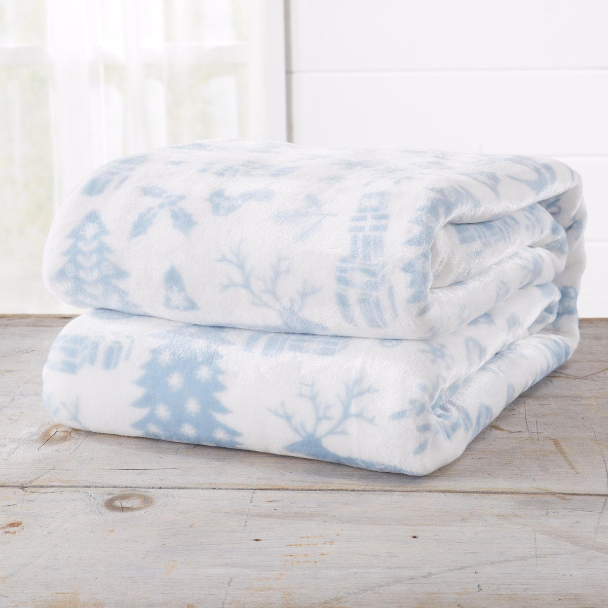 Pearl Collection Holiday Print Velvet Plush Throw and Bed Blanket – view 11