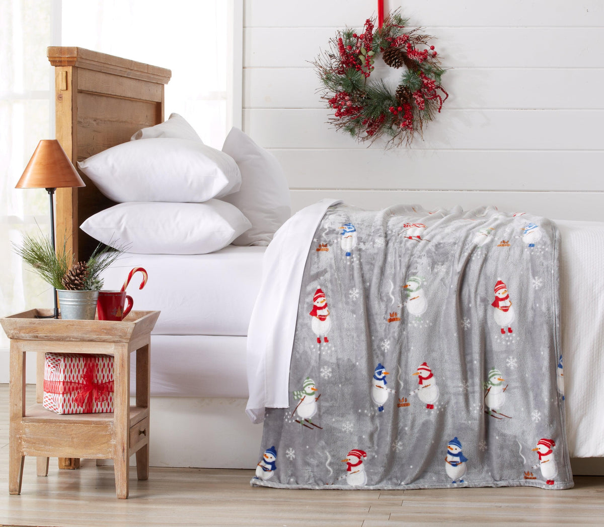 Pearl Collection Holiday Print Velvet Plush Throw and Bed Blanket – view 28