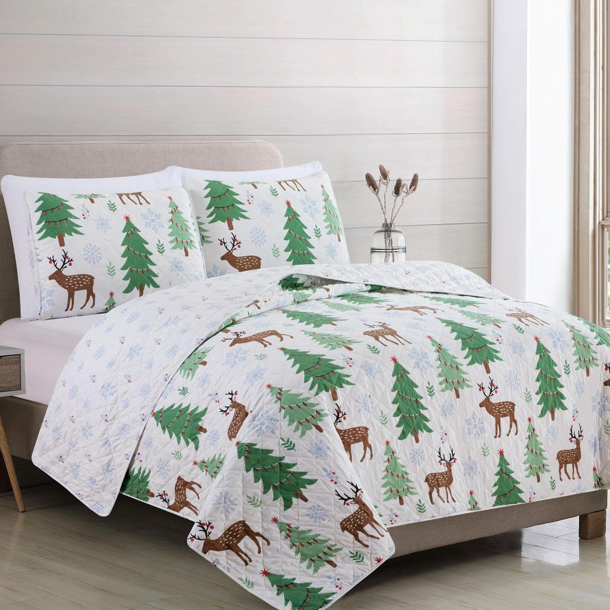 Holly Collection Deer, Trees and Snow Christmas Quilt Set – view 5