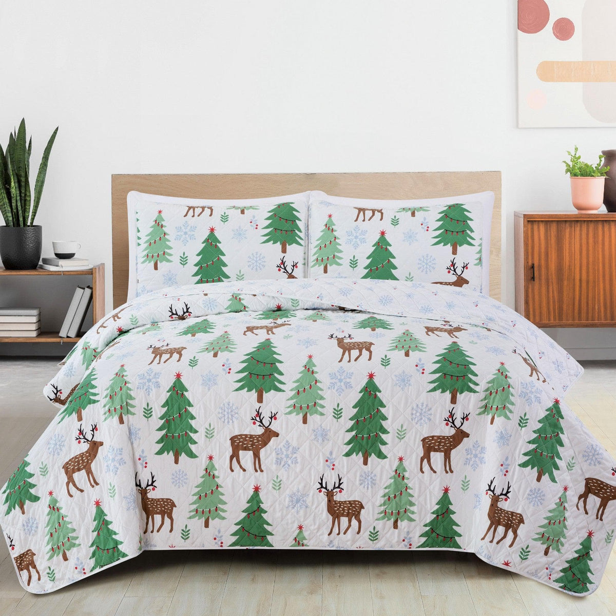 Holly Collection Deer, Trees and Snow Christmas Quilt Set – view 9